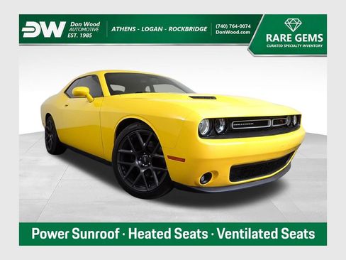 Used 2017 Dodge Challenger R/T Plus RWD image 1