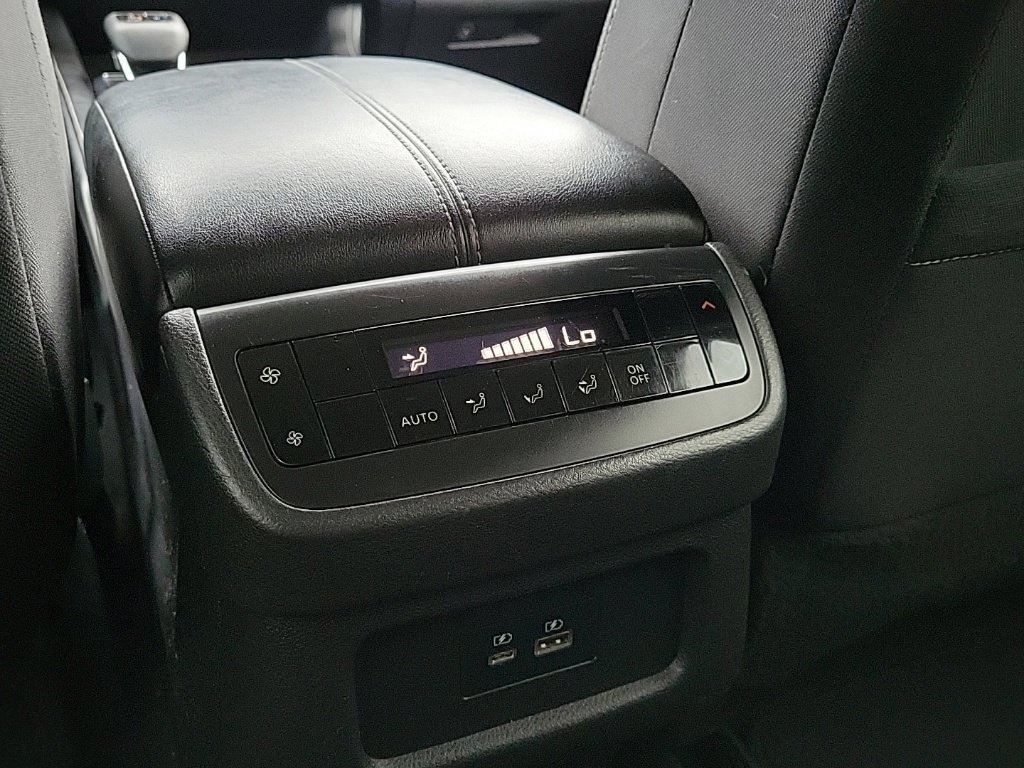 Used 2022 Nissan Pathfinder SV AWD/4WD image 23