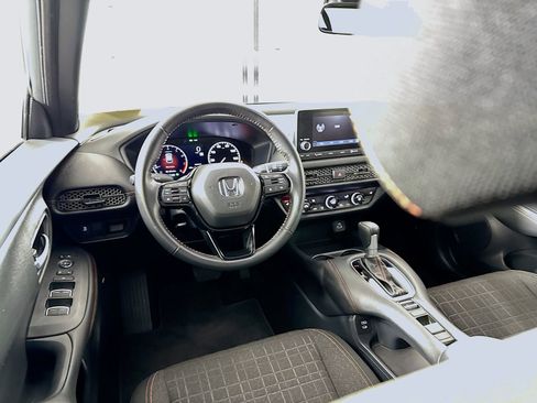 Used 2025 Honda HR-V Sport image 18