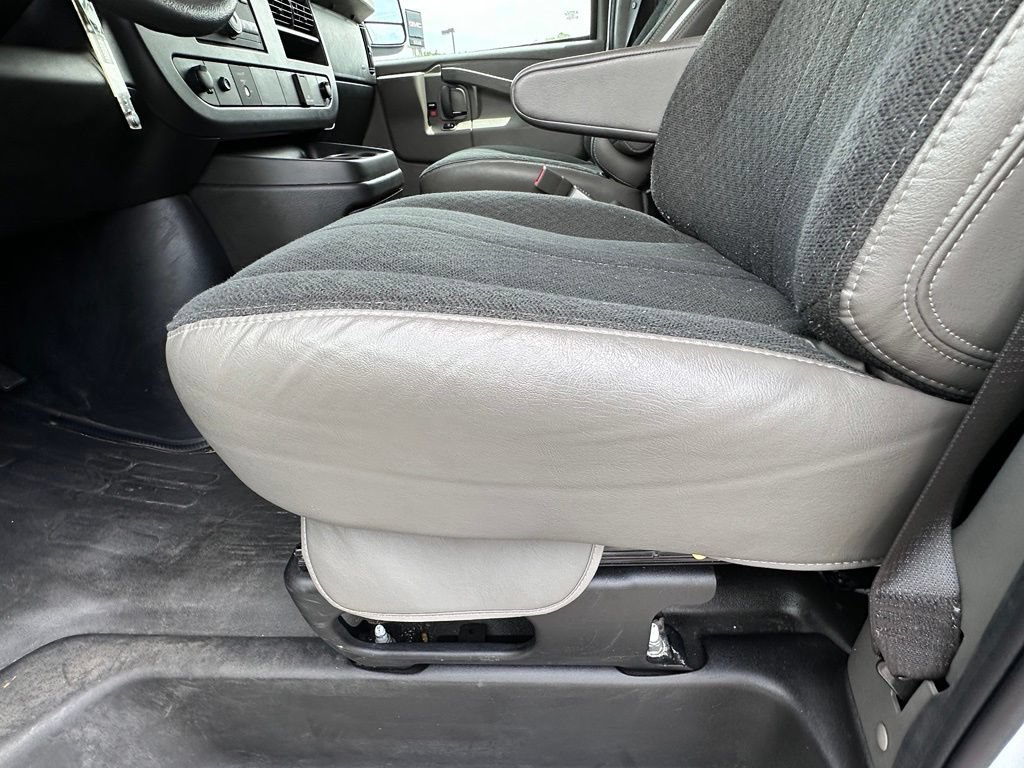 Used 2025 GMC Savana 2500 w/ Driver Convenience Package RWD image 17