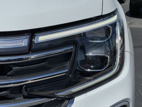 Used 2024 Volkswagen Atlas SE FWD image 4