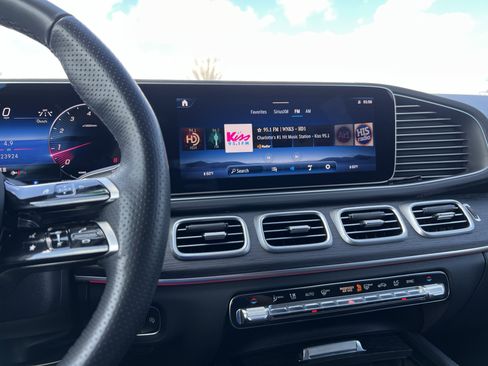 Certified 2025 Mercedes-Benz GLS 450 4MATIC image 18