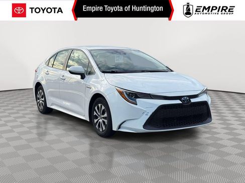 Used 2021 Toyota Corolla LE FWD image 1