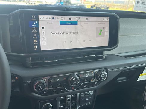 Used 2024 Jeep Wrangler Sahara image 15