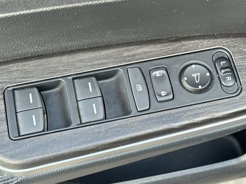 Used 2018 Honda Clarity Touring image 12