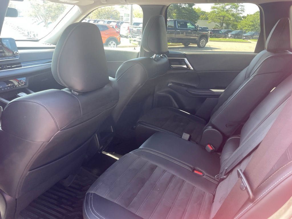 Used 2024 Mitsubishi Outlander SE FWD image 6