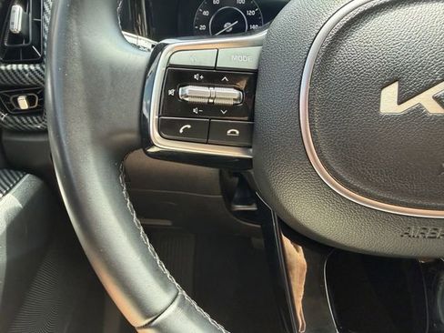 Used 2023 Kia Sorento SX AWD/4WD image 16