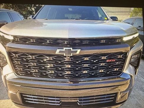 Used 2024 Chevrolet Traverse RS FWD image 17