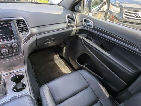 Used 2018 Jeep Grand Cherokee Limited image 13
