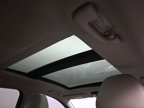 Used 2023 Hyundai Sonata Limited w/ Preferred Accessory Package image 45