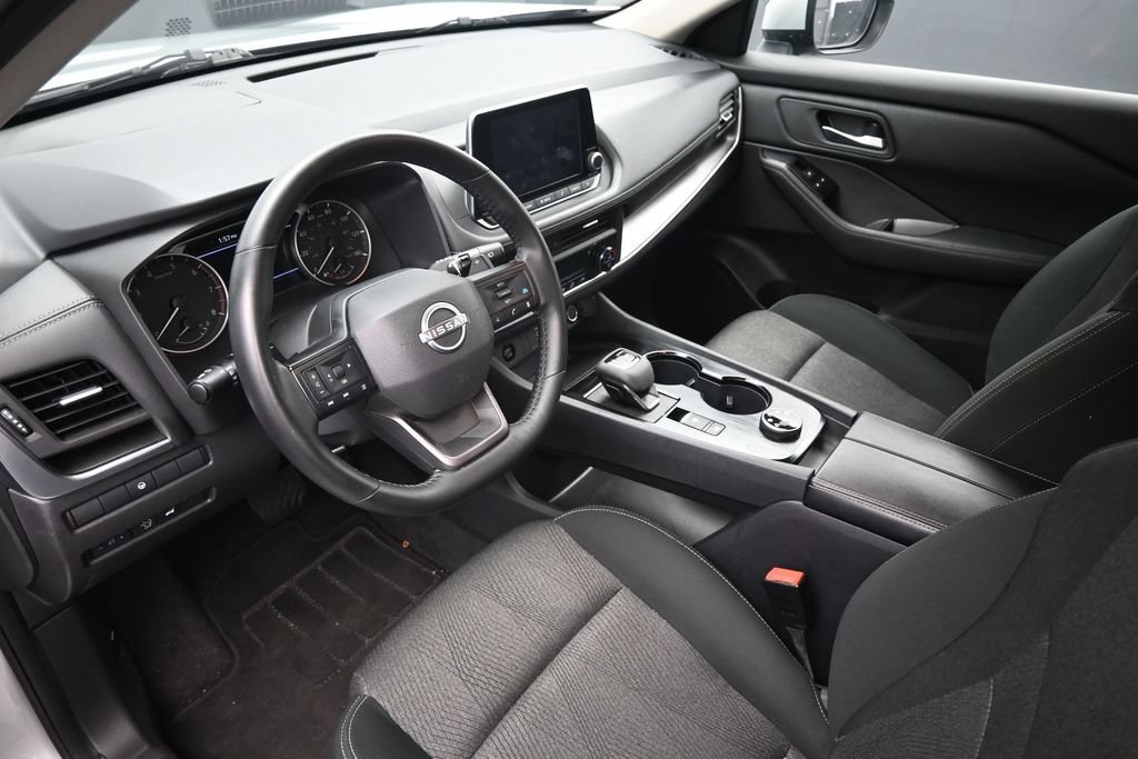 Used 2025 Nissan Rogue SV AWD/4WD image 20