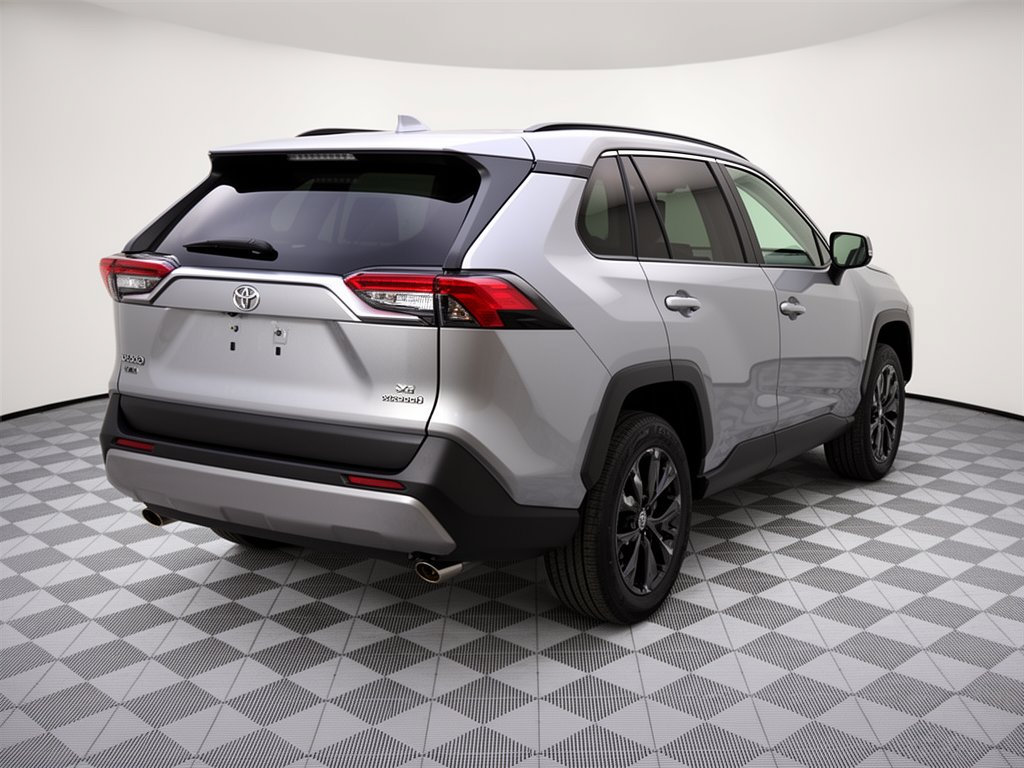 Used 2024 Toyota RAV4 SE w/ Convenience Package AWD/4WD image 9