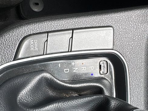 Used 2018 Hyundai Elantra GT FWD image 27