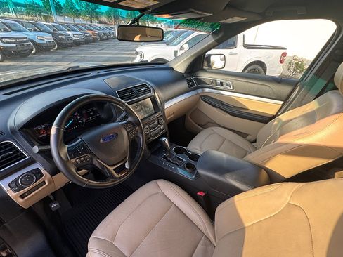 Used 2016 Ford Explorer XLT w/ Equipment Group 202A image 16