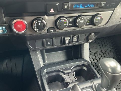 Used 2019 Toyota Tacoma TRD Off-Road AWD/4WD image 22