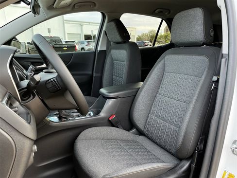 Used 2024 Chevrolet Equinox LT image 22
