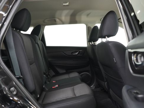 Used 2018 Nissan Rogue S FWD image 12