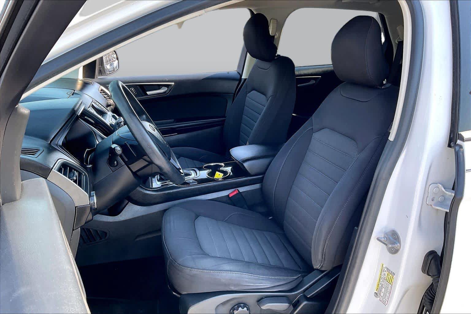Used 2016 Ford Edge SE FWD image 8
