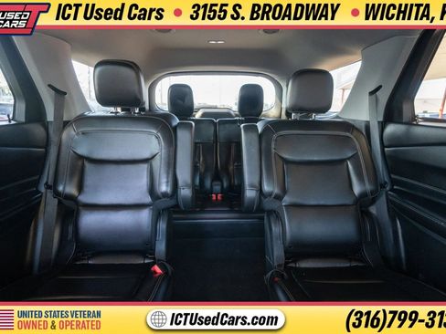 Used 2022 Ford Explorer XLT w/ Equipment Group 202A AWD/4WD image 14