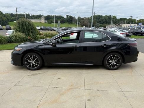 Used 2024 Toyota Camry SE FWD image 4