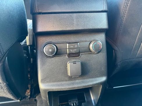 Used 2019 Ford Explorer XLT AWD/4WD image 27