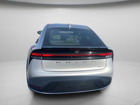 Used 2024 Toyota Prius LE image 5