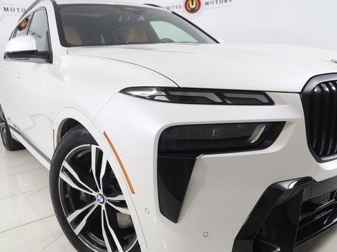 Used 2023 BMW X7 xDrive40i w/ M Sport Package image 22