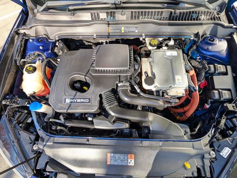 Used 2015 Ford Fusion SE w/ Equipment Group 502A image 17