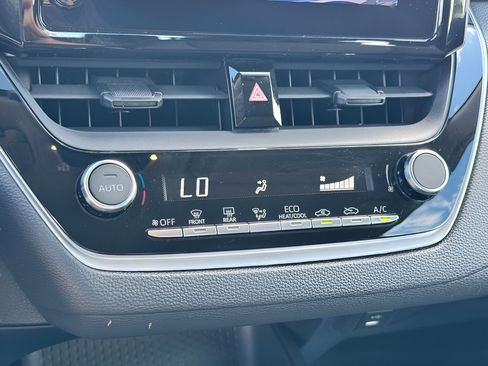Used 2023 Toyota Corolla LE FWD image 28