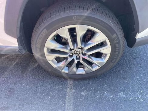 Used 2021 Toyota RAV4 Limited FWD image 7