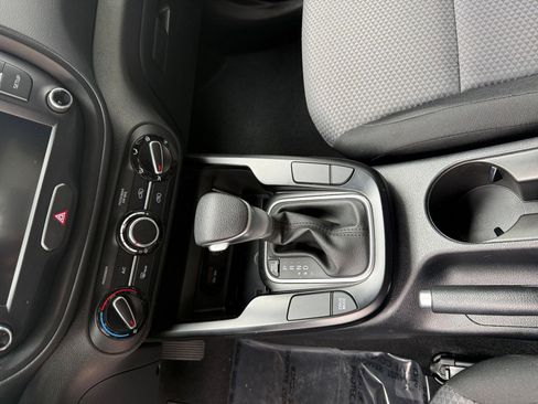 Used 2025 Kia Soul LX w/ LX Technology Package image 36
