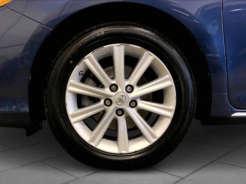 Used 2014 Toyota Camry XLE w/ Leather Package image 12