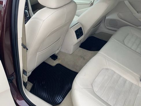 Used 2013 Volkswagen Passat 3.6 SEL Premium image 13
