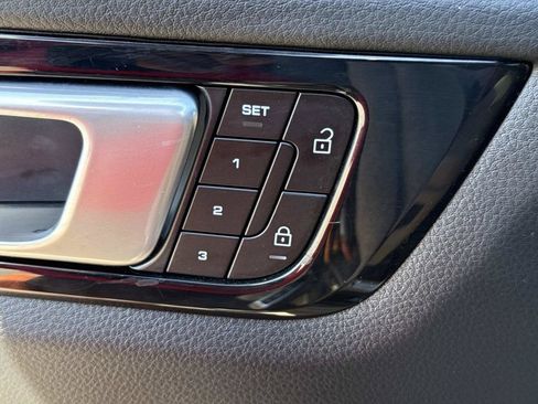 Used 2022 Porsche Cayenne AWD/4WD image 21
