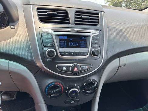 Used 2015 Hyundai Accent GLS FWD image 25