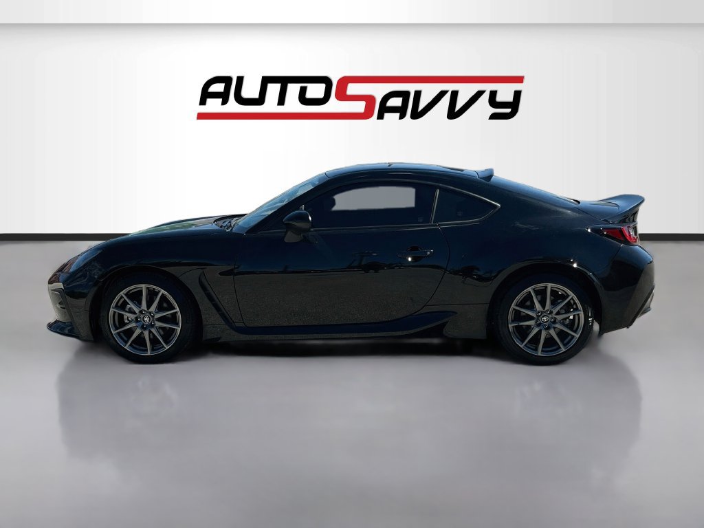 Used 2025 Toyota GR86 Premium w/ Performance Package RWD image 4