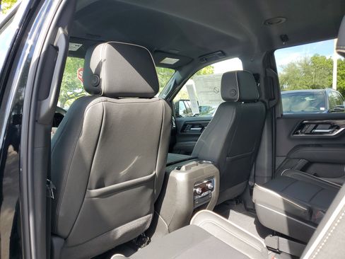 New 2026 GMC Yukon Elevation image 7