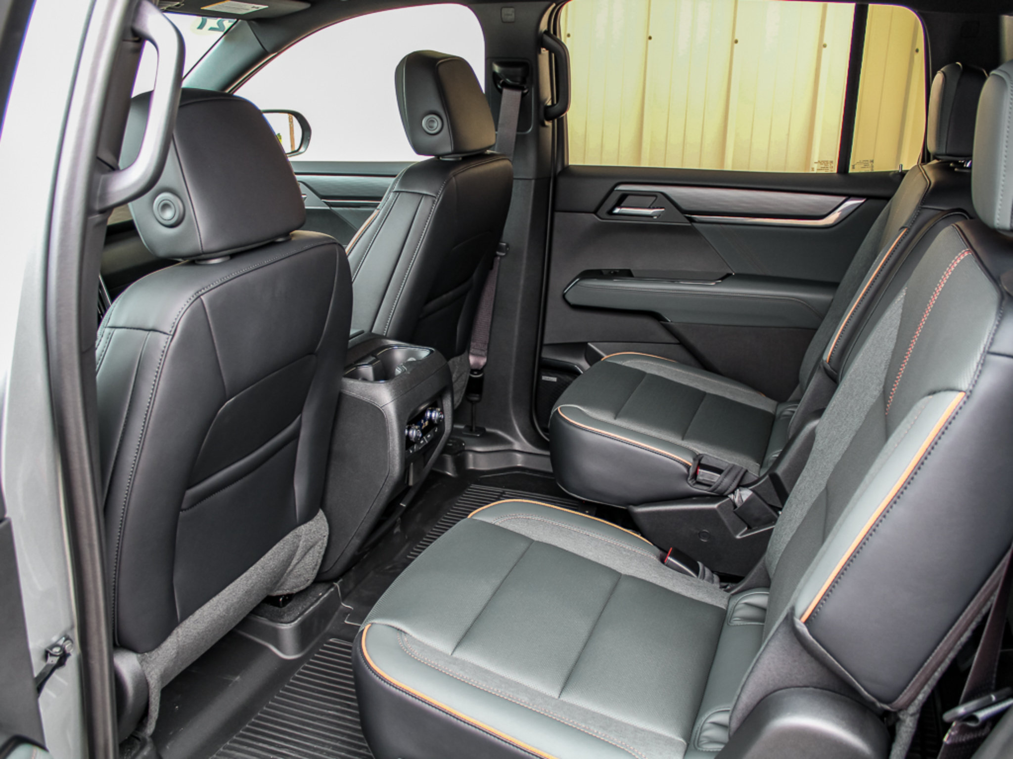 New 2027 GMC Acadia AT4 w/ Luxury Package AWD/4WD image 24