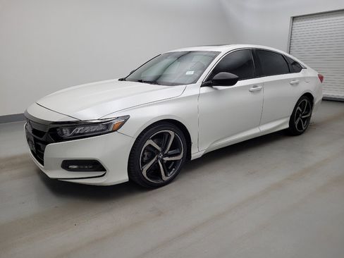 Used 2018 Honda Accord Sport image 2