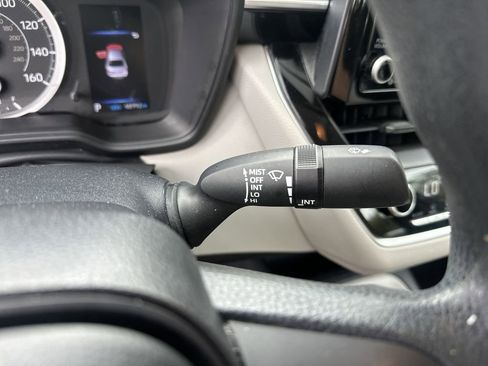 Used 2022 Toyota Corolla LE image 16