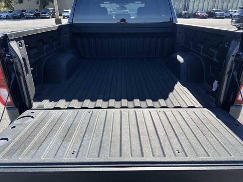 Used 2023 GMC Sierra 1500 SLE image 30