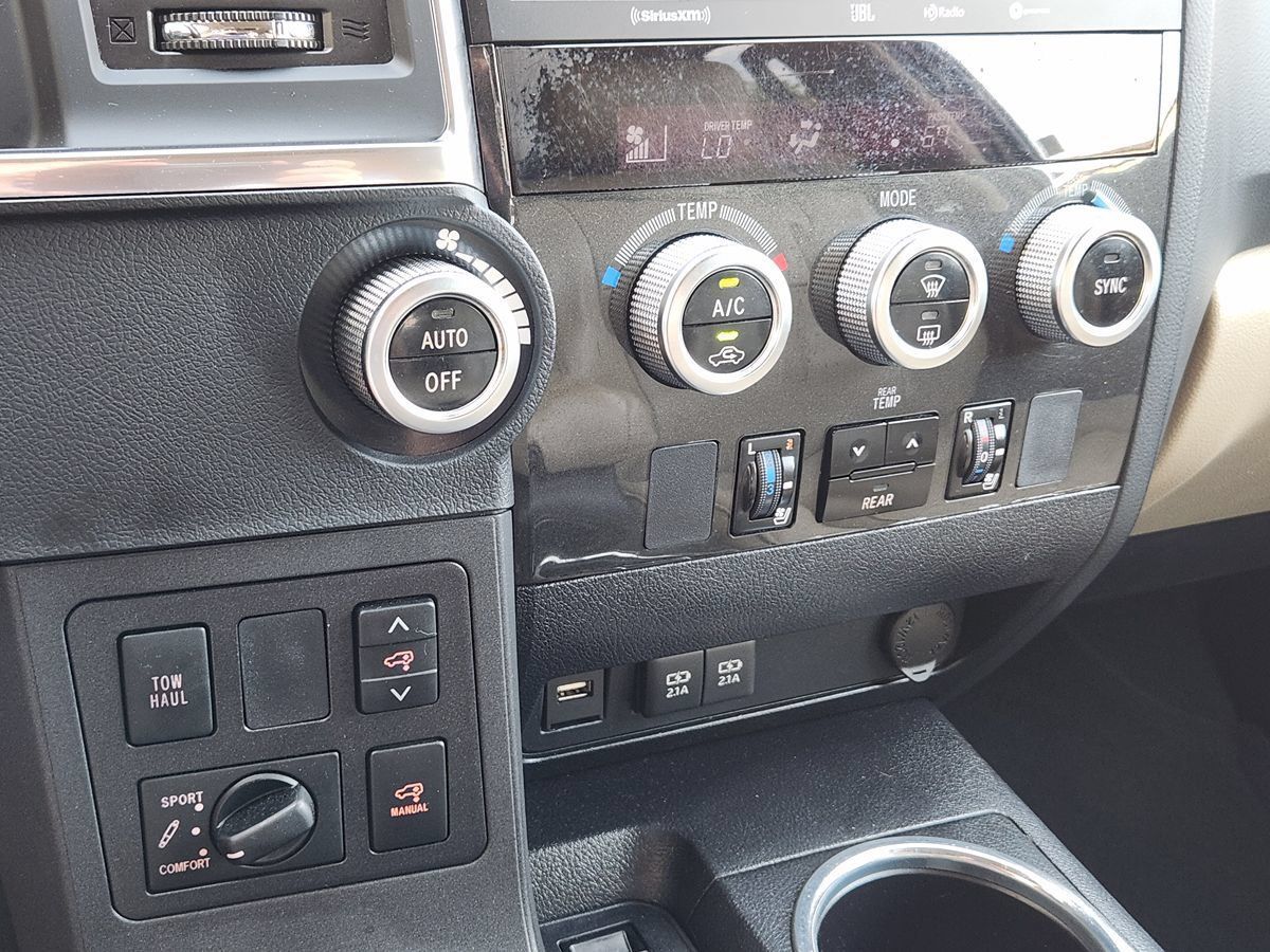 Used 2020 Toyota Sequoia Platinum RWD image 37