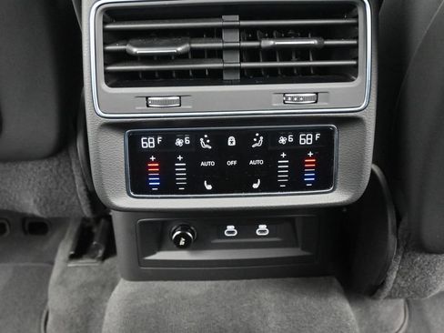 Used 2022 Audi Q7 3.0T Premium Plus w/ Premium Plus Package AWD/4WD image 23