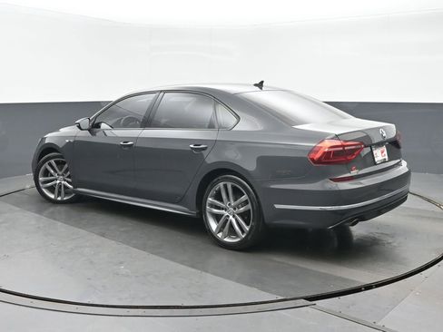 Used 2018 Volkswagen Passat 2.0T R-Line image 5