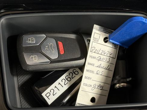 Used 2023 Audi Q5 e Premium Plus w/ Premium Plus Package image 24