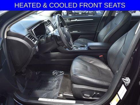 Used 2019 Ford Fusion Titanium FWD image 4