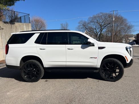 Used 2025 GMC Yukon AT4 image 7