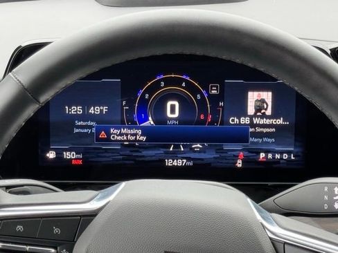 Used 2025 Chevrolet Suburban Premier image 3