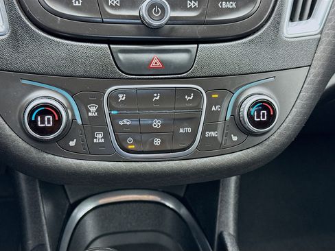 Used 2019 Chevrolet Malibu LT image 12