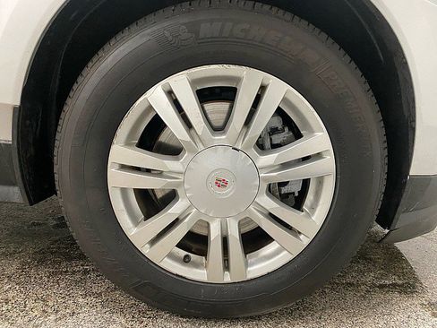 Used 2010 Cadillac SRX Luxury image 25